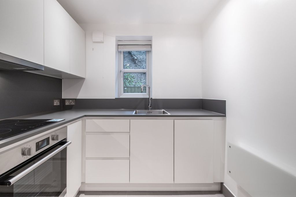 Property photo 1 of 21 Kitchen