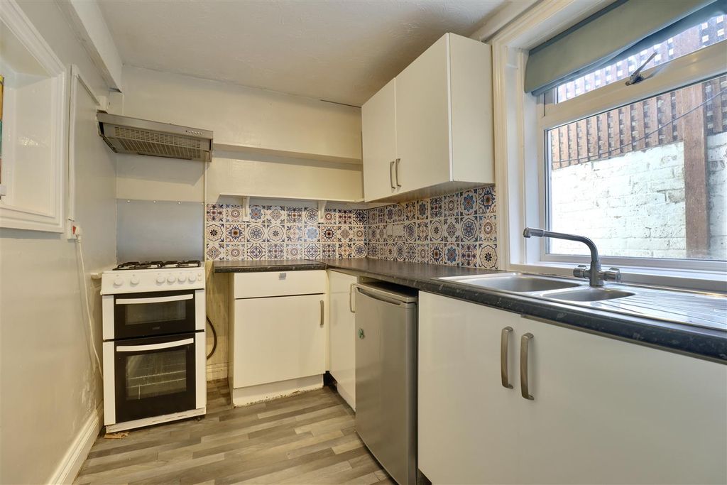 Property photo 2 of 17 47F81B74-202C-4Eb6-87A5-F6E69D1221Df_1_201_A.Jpeg