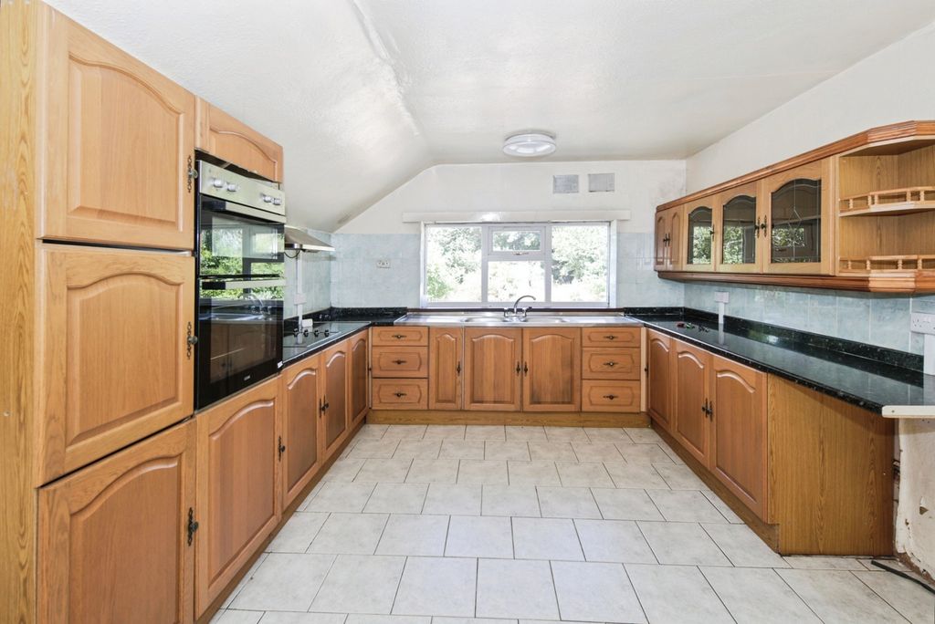Property photo 2 of 18 Pbox-Img.Jpg