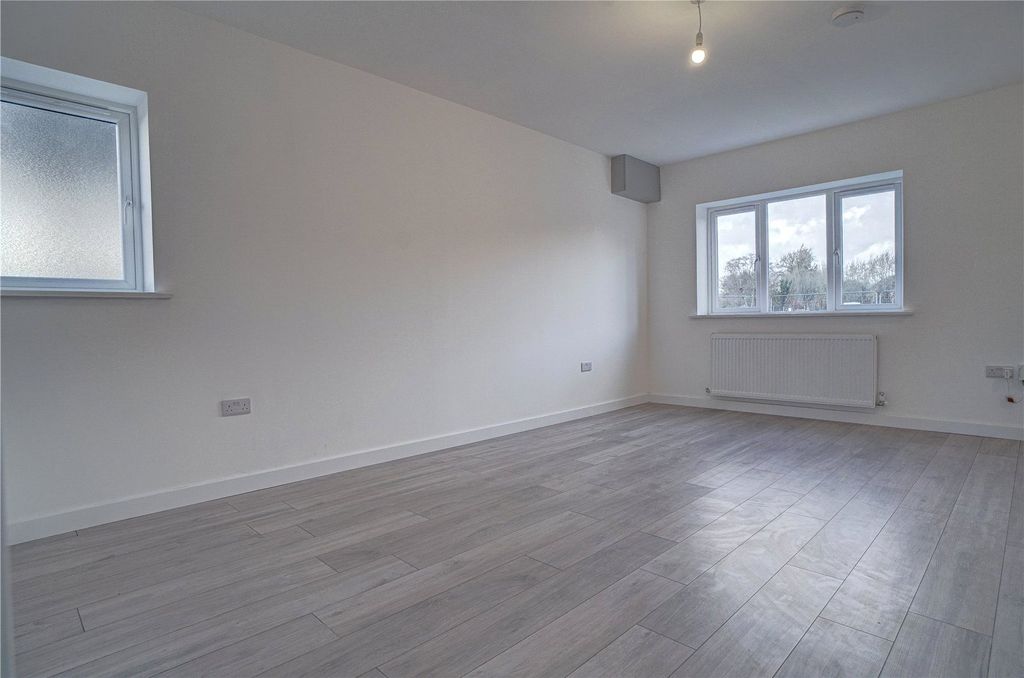 Property photo 3 of 9 Picture No. 02