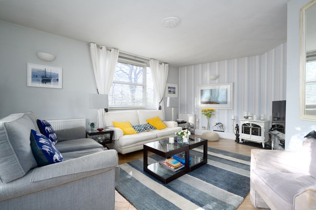 Property photo 2 of 8