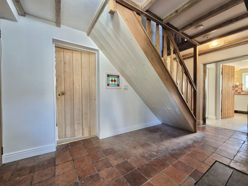 Property photo 2 of 31