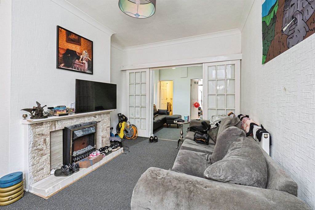 Property photo 2 of 14