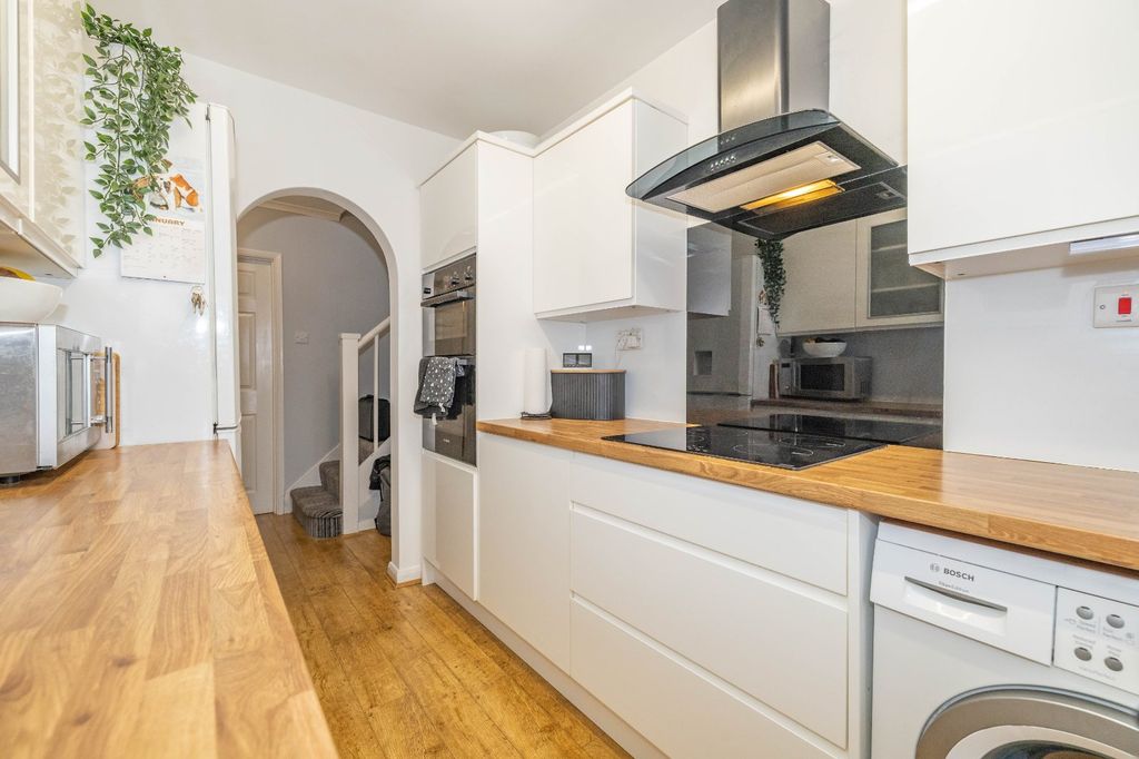 Property photo 3 of 16 Picture 3