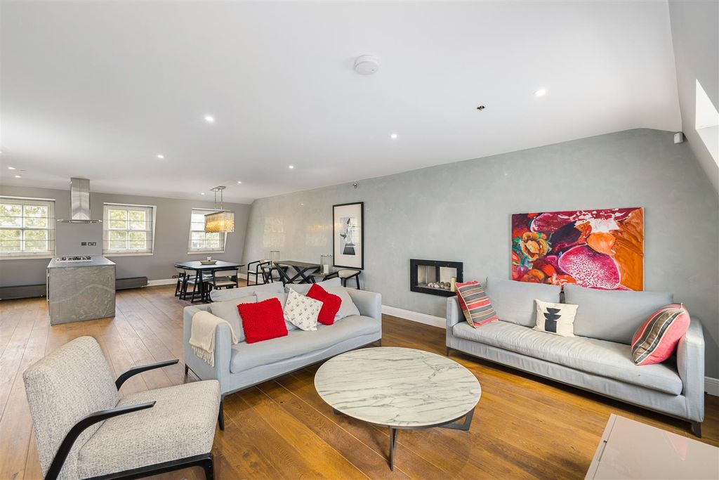 Property photo 1 of 21 98935_Flat 8 13 Cromwell Road(7).Jpg