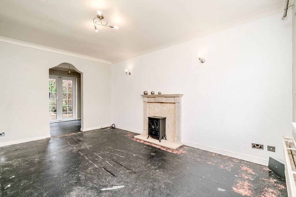 Property photo 3 of 34