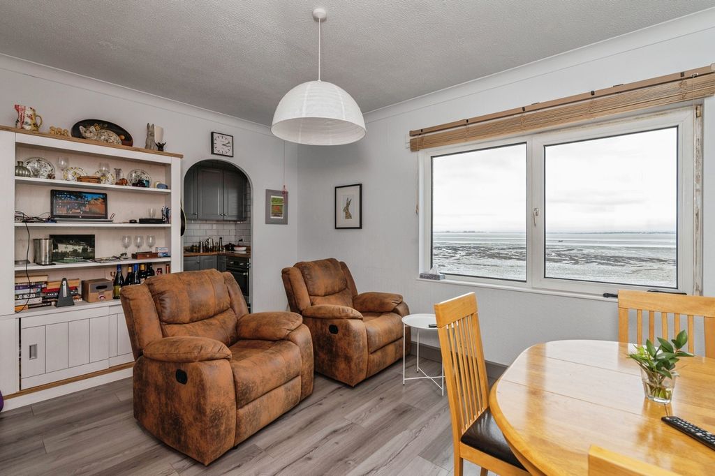 Property photo 2 of 14 Photo