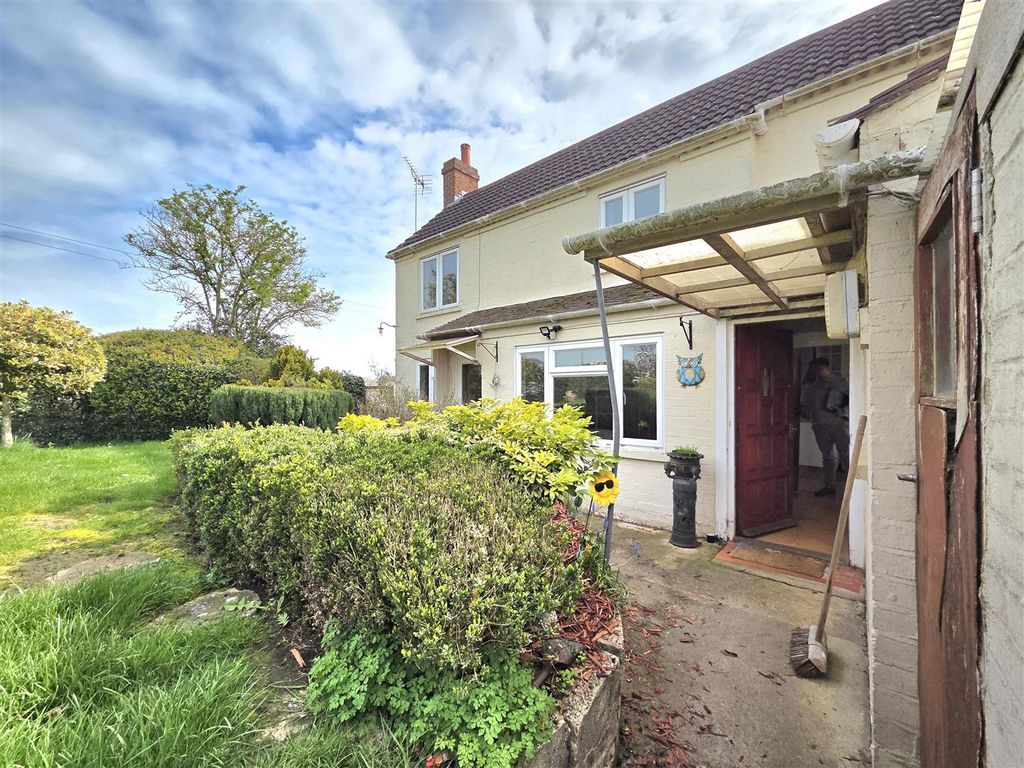 Property photo 2 of 13