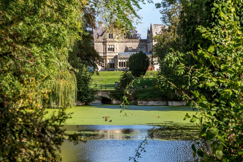 Property photo 2 of 32 Picture 2