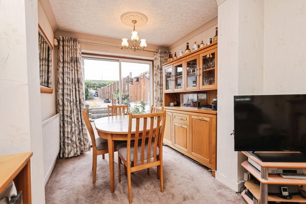 Property photo 3 of 24 Pbox-Img.Jpg