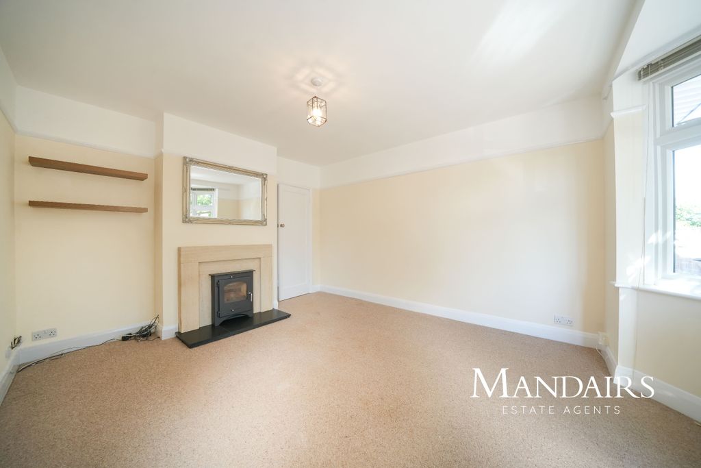 Property photo 3 of 28