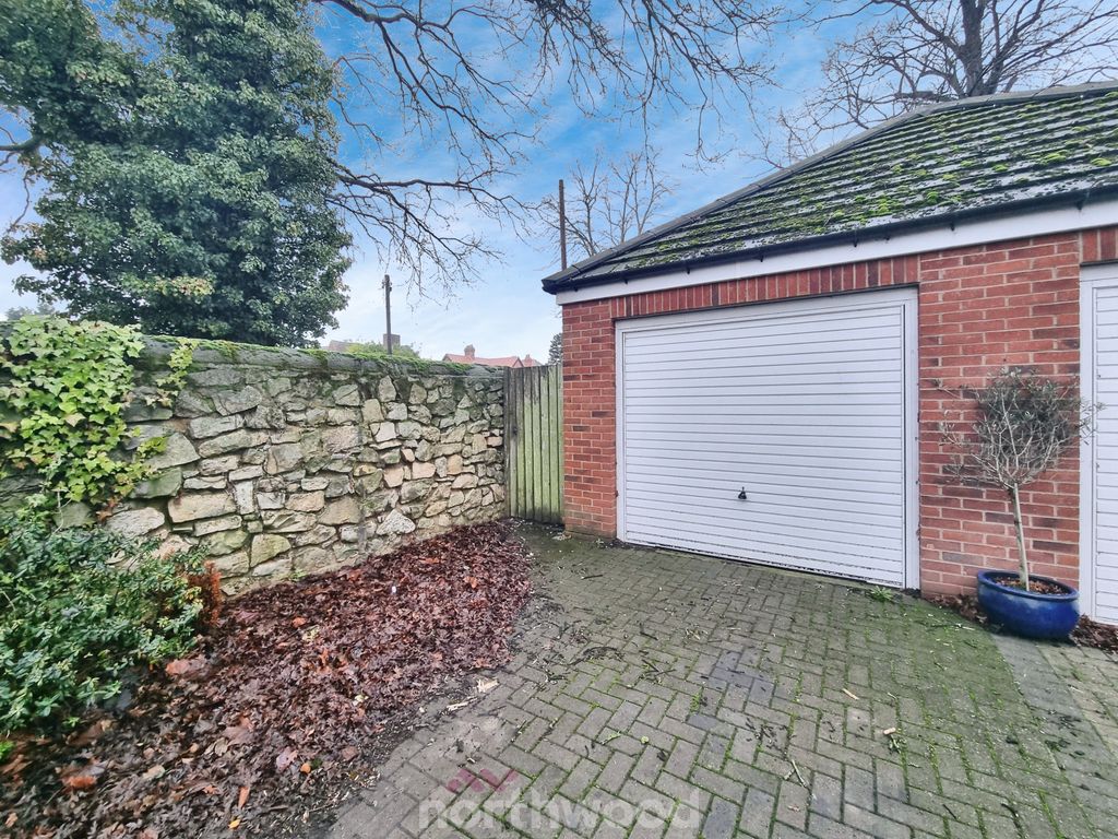 Property photo 3 of 31