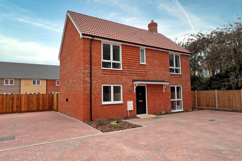 Property photo 1 of 18