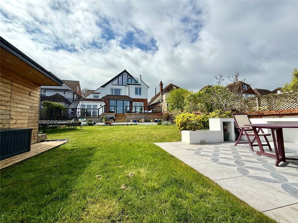 Property photo 1 of 32 Picture No. 24