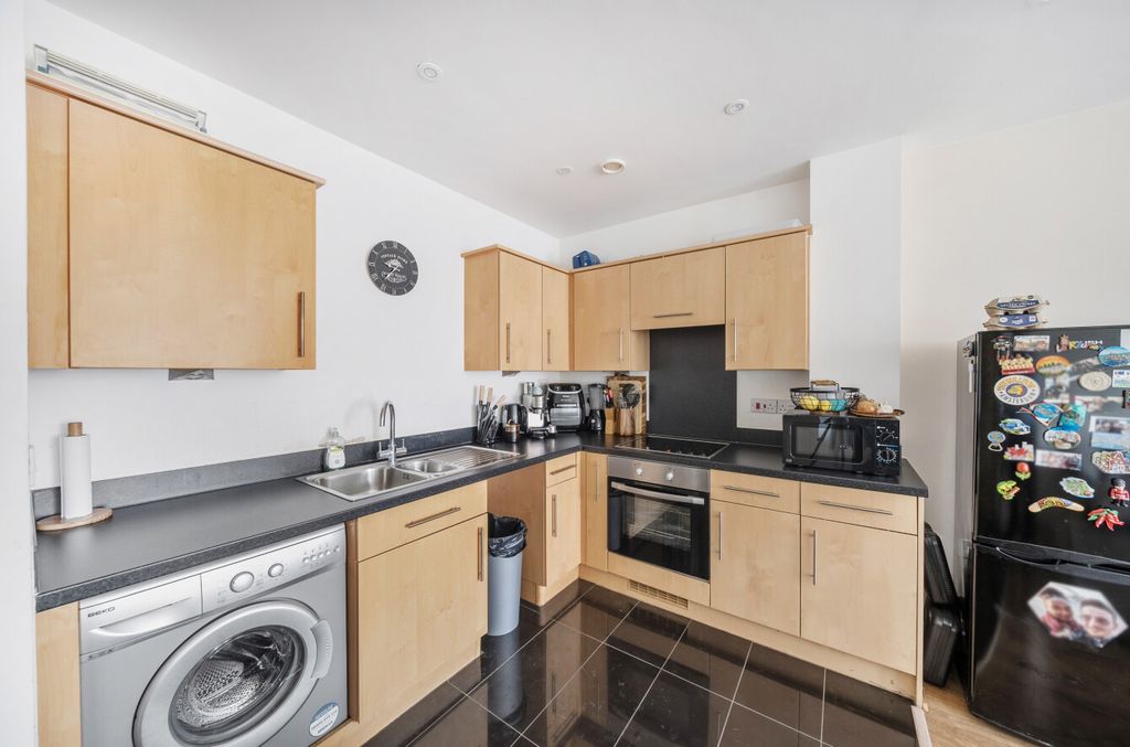 Property photo 3 of 9 1288943-13-68305A...