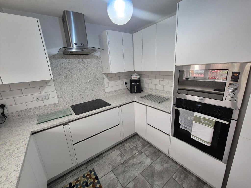 Property photo 3 of 24 Picture No. 15