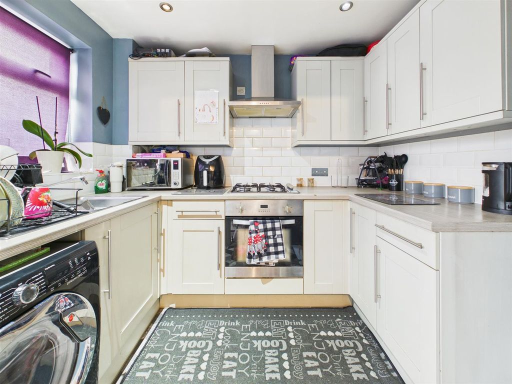 Property photo 2 of 11 Cam05510G0-Pr0189-Still003.Jpg