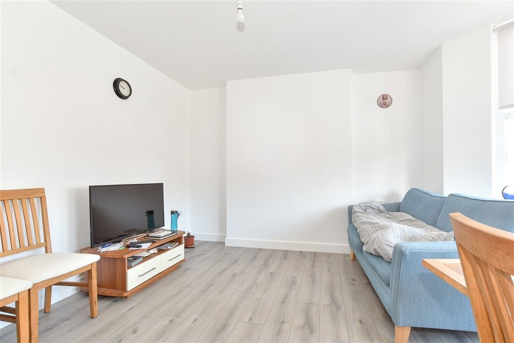 Property photo 3 of 8 Lounge/Kitchen