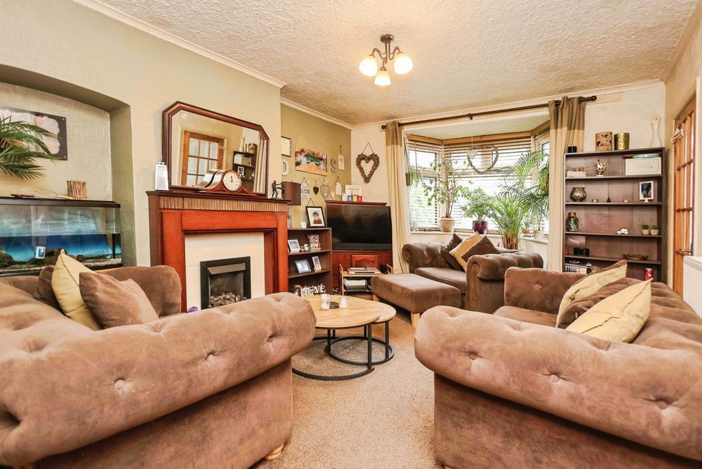 Property photo 2 of 18 Photo