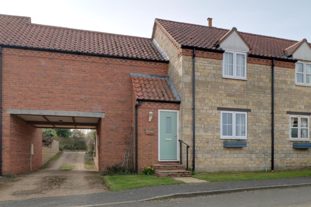 Property photo 1 of 18 Front View Of Property