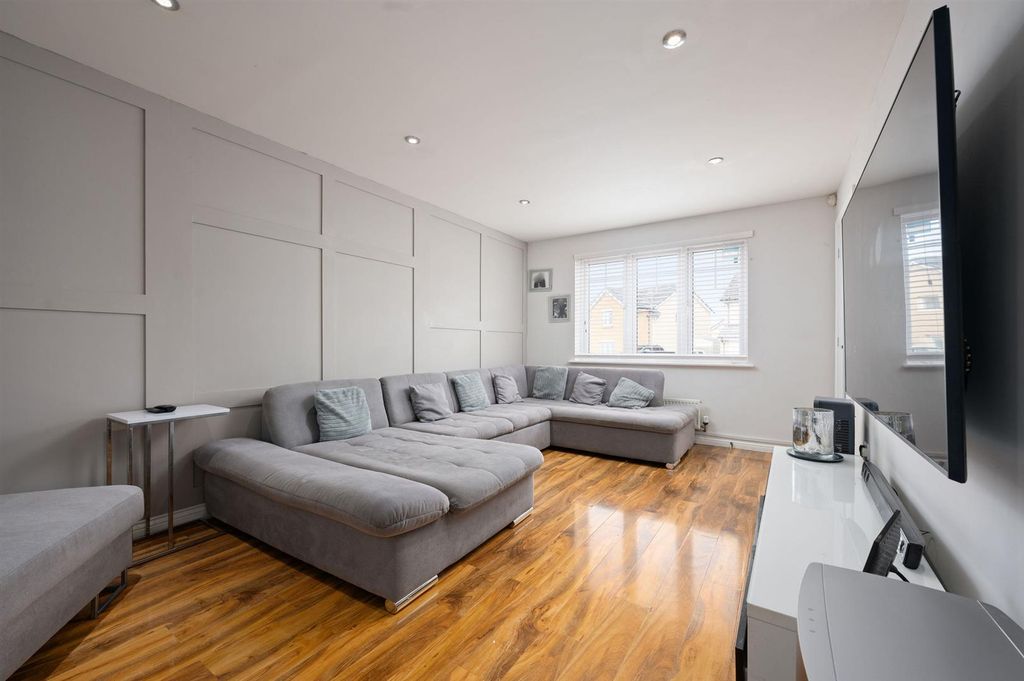 Property photo 2 of 39 3.Jpg