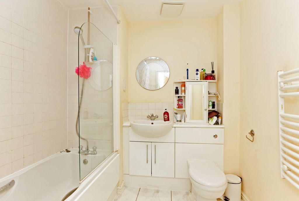 Property photo 2 of 10 F80 Ashleigh Cour...