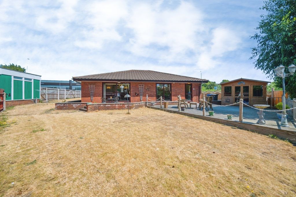 Property photo 3 of 26 Pbox-Img.Jpg