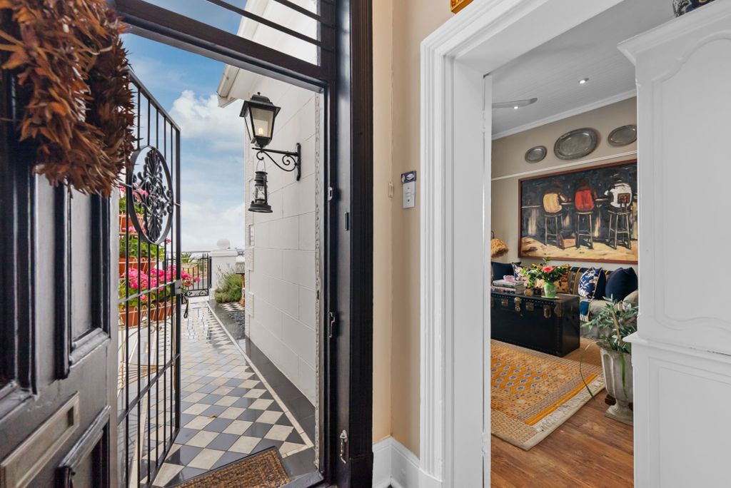 Property photo 2 of 42 Sim1728493