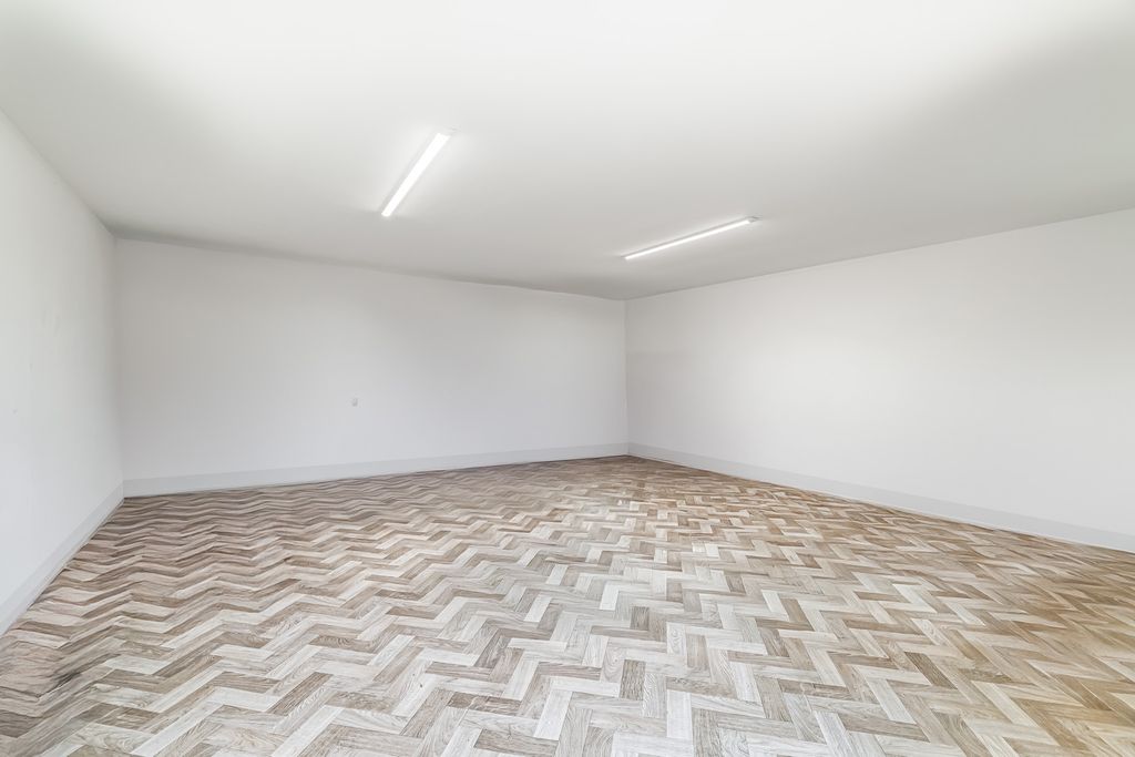 Property photo 3 of 3