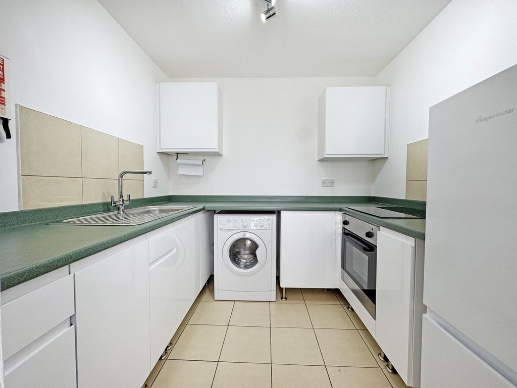 Property photo 3 of 25