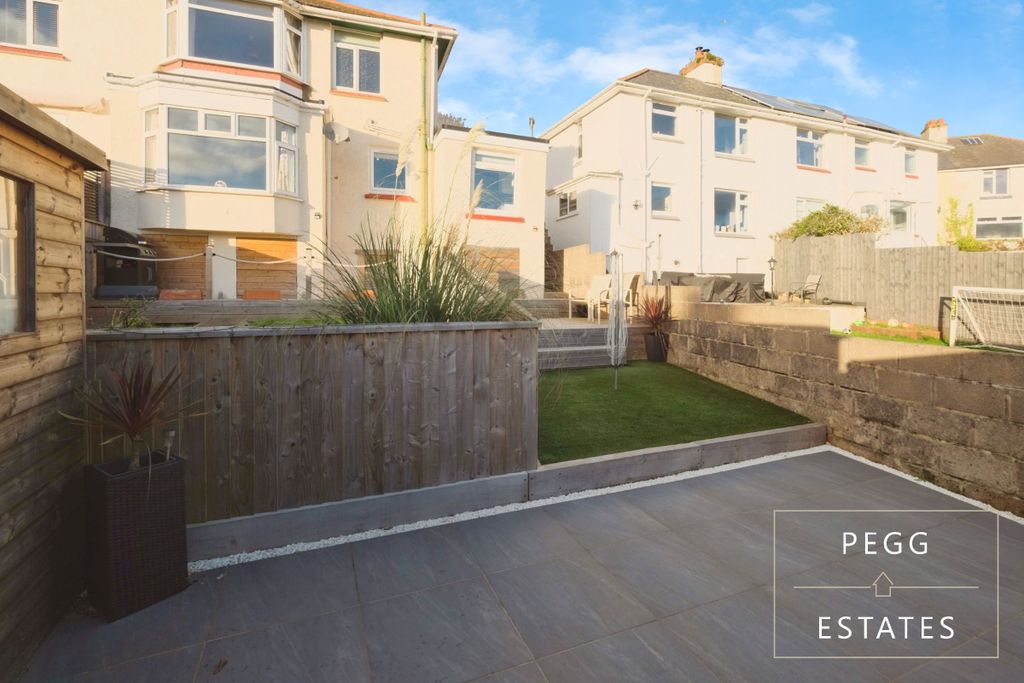 Property photo 3 of 25