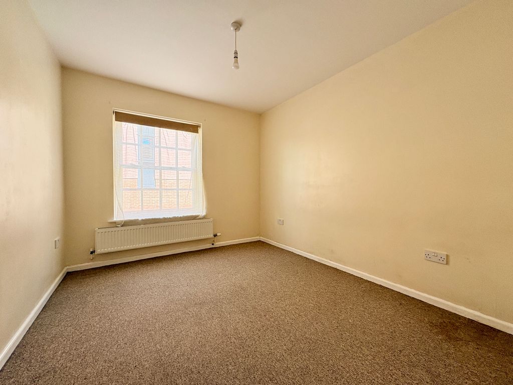 Property photo 3 of 9 Bedroom 1