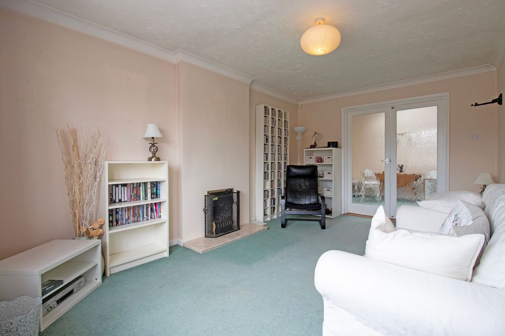 Property photo 3 of 17