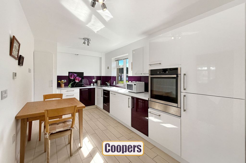 Property photo 3 of 14 Dining Kitchen