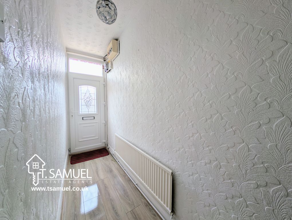 Property photo 2 of 23 Hallway