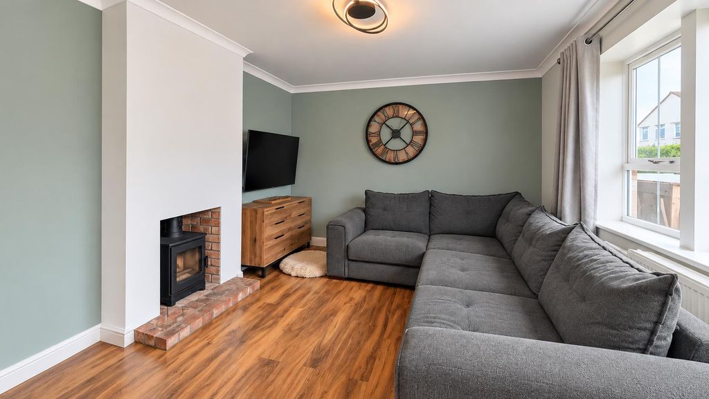 Property photo 2 of 12 Lr 1.Png