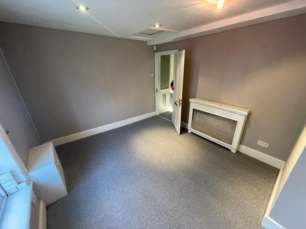 Property photo 1 of 2