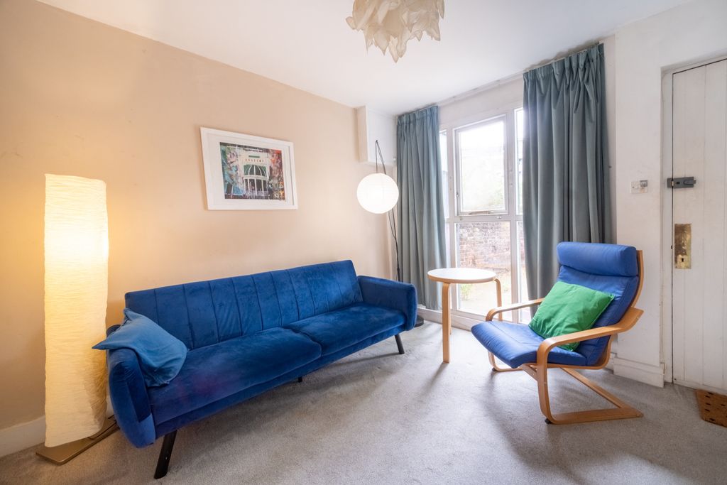 Property photo 1 of 28