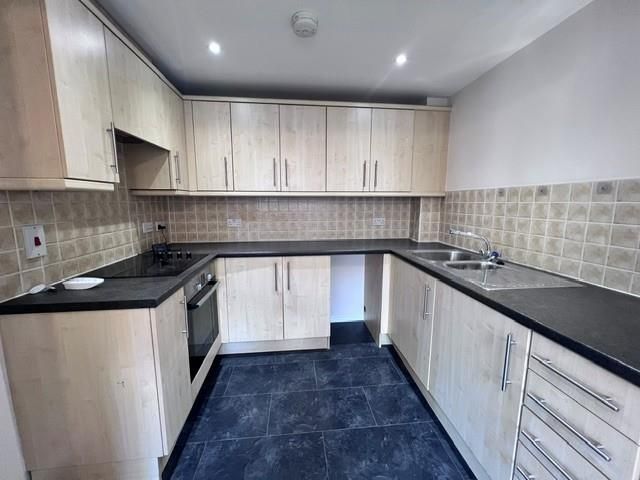 Property photo 3 of 9 Kitchen.Jpg