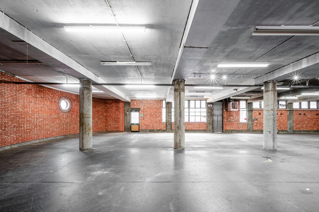 Property photo 3 of 11 Bayford St Bus Centre U1 New  Low Res 5.Jpg