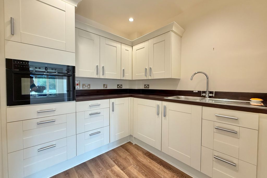 Property photo 2 of 17 Kitchen