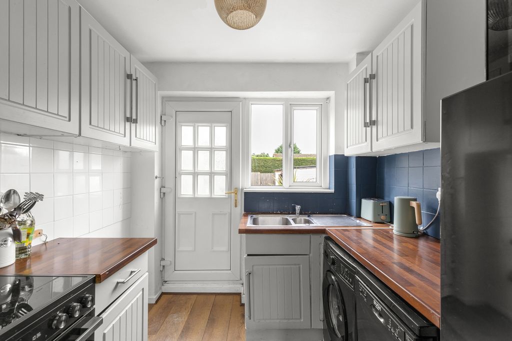 Property photo 3 of 13 Kitchen