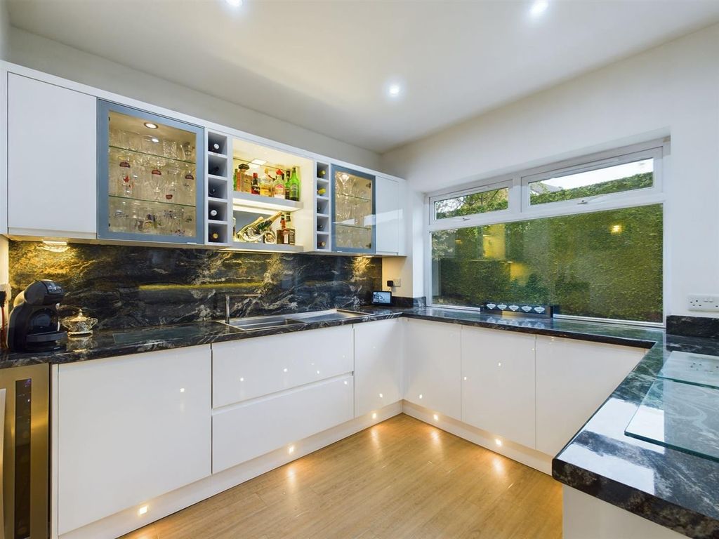 Property photo 2 of 35 Kitchen/Diner