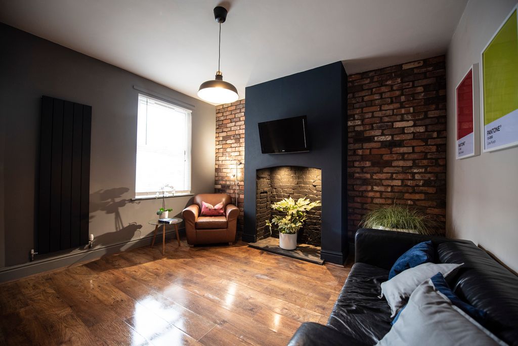 Property photo 3 of 14 Dining Room