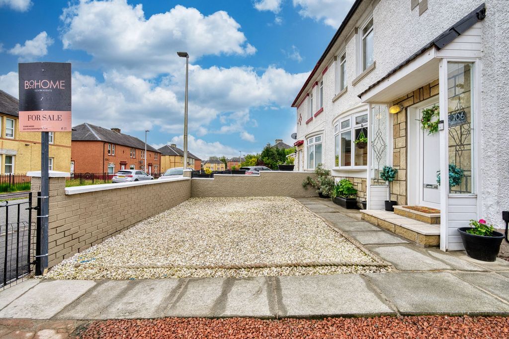 Property photo 2 of 27