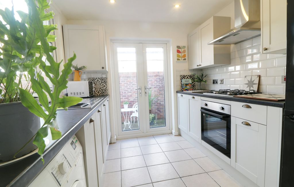 Property photo 2 of 15 Rmr New Kitchen View 1