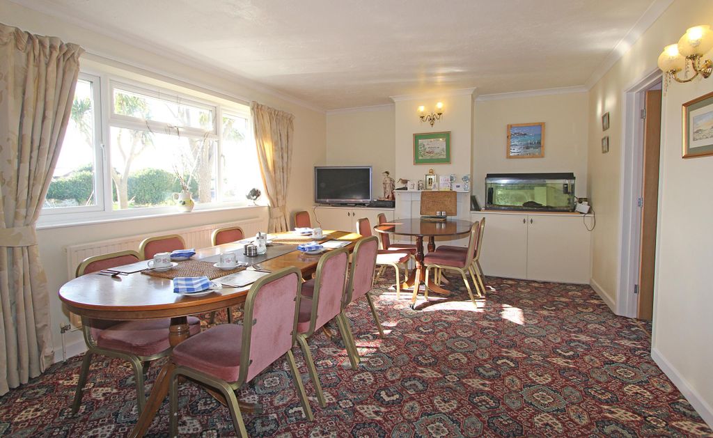 Property photo 3 of 25