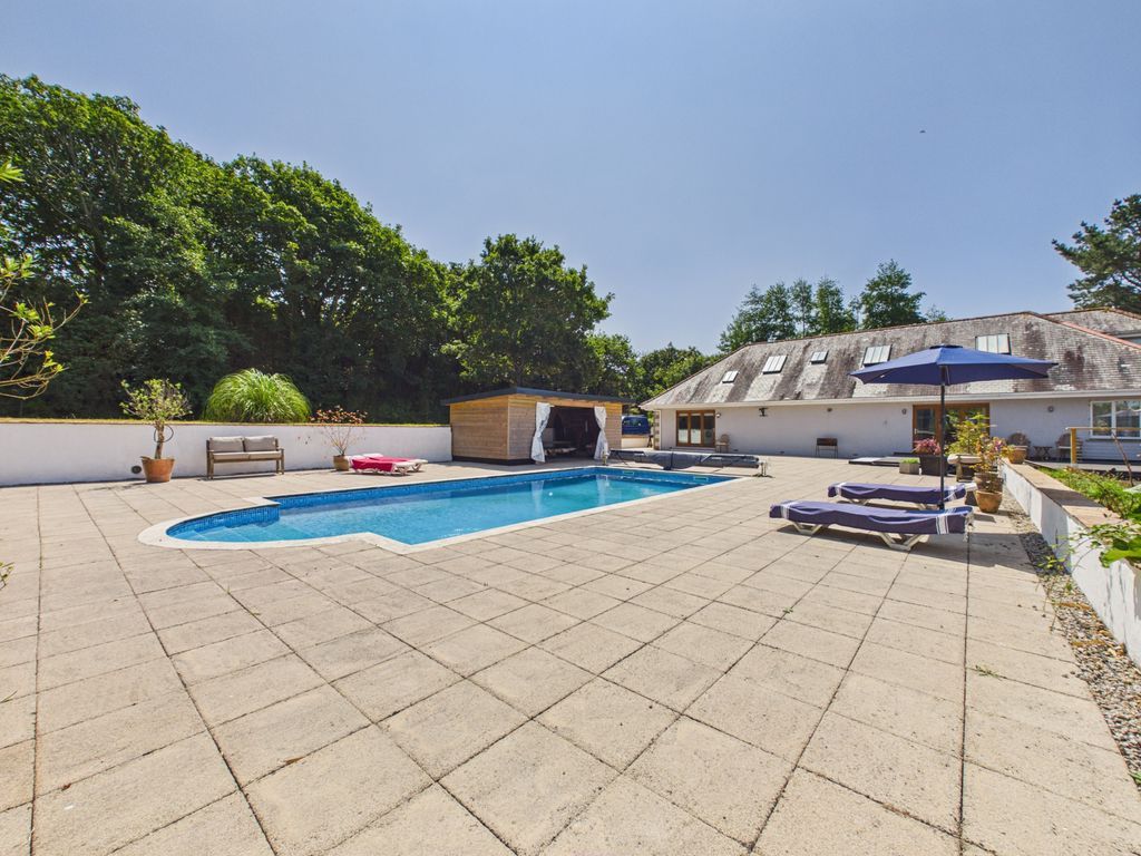 Property photo 2 of 28 Pool And Terrace