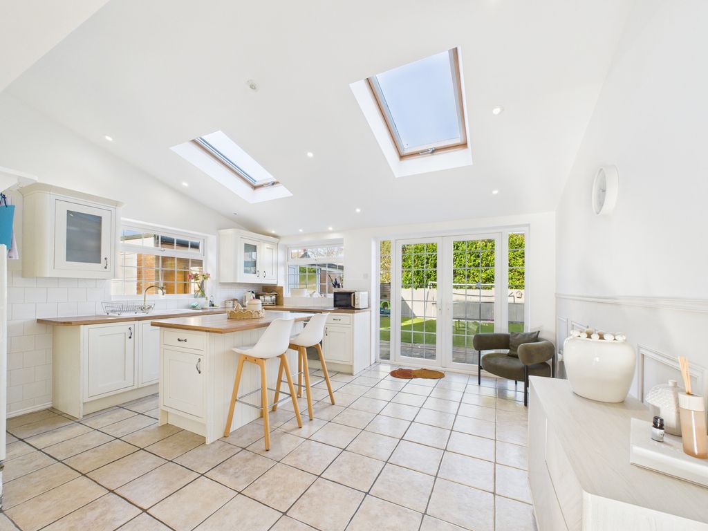 Property photo 3 of 21