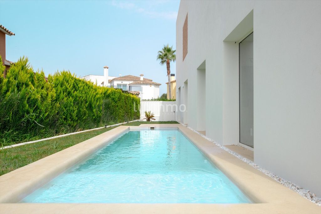 Property photo 1 of 17 New Ibicenco Style Villa For Sale In Oliva Nova
